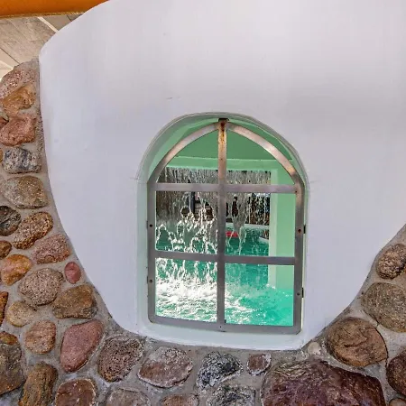 For 6 Guests With Loft, شقة